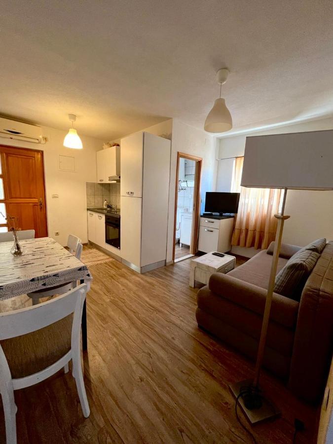 Villa Anita Sobra Exteriör bild
